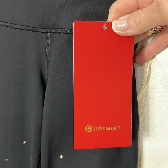 Lululemon NWT Speed Wunder Tight Luna New Year in Black Gold Size 2 - Picture 5 of 16